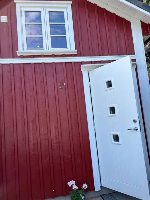 Attefallshus Alingsas / Dammen. Exterior photo